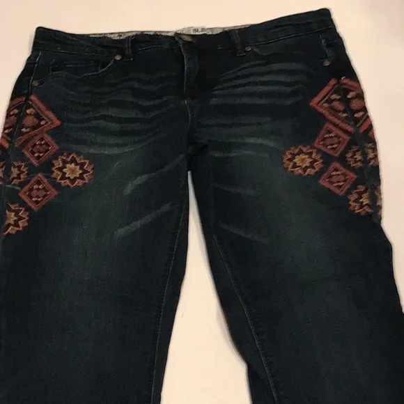 Code Bleu Jeans Nwot Code Bleu Bestie Gracie Embroidered Jeans